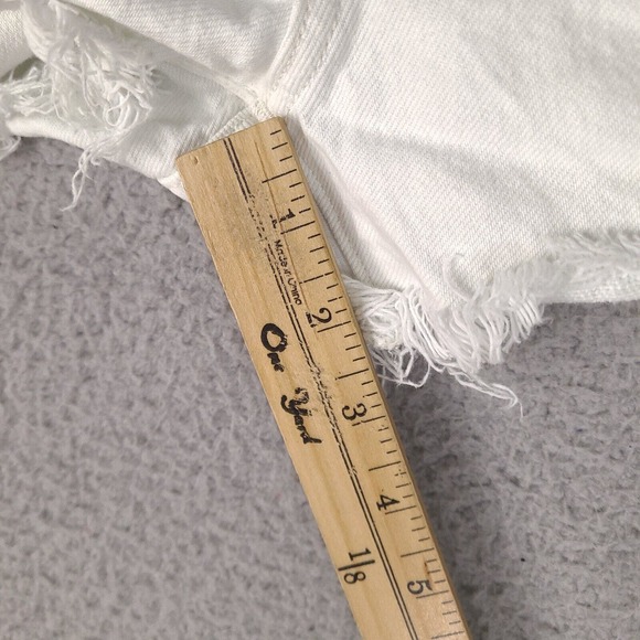 Levi's Shorts Womens Size 27 White Altered 501 Side Zipper Denim Cutoff Frayed - Picture 15 of 16